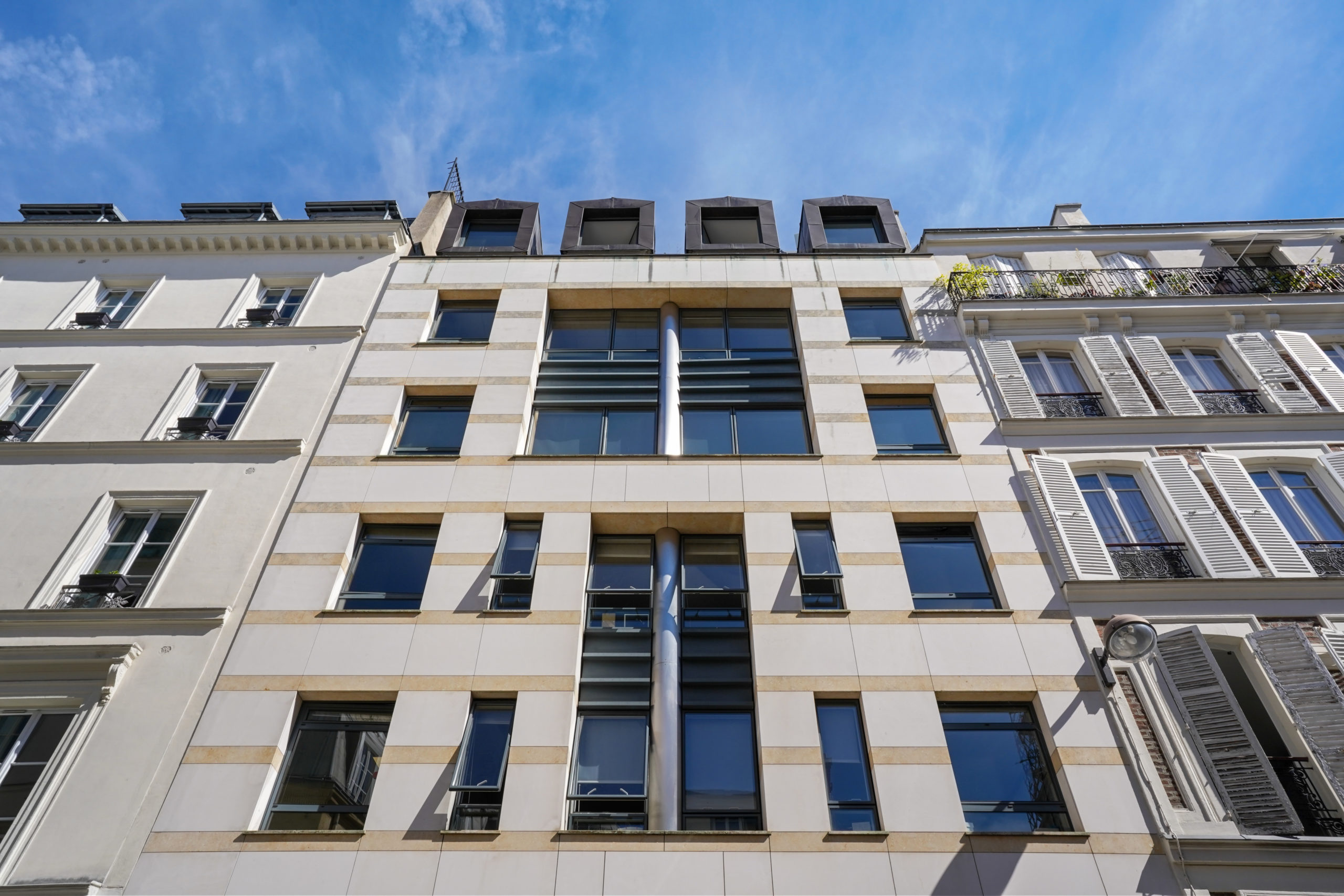 Abenex annonce l'acquisition auprès de Prévoir-Vie d'un ensemble immobilier à usage mixte dans le 9e arrondissement de Paris.